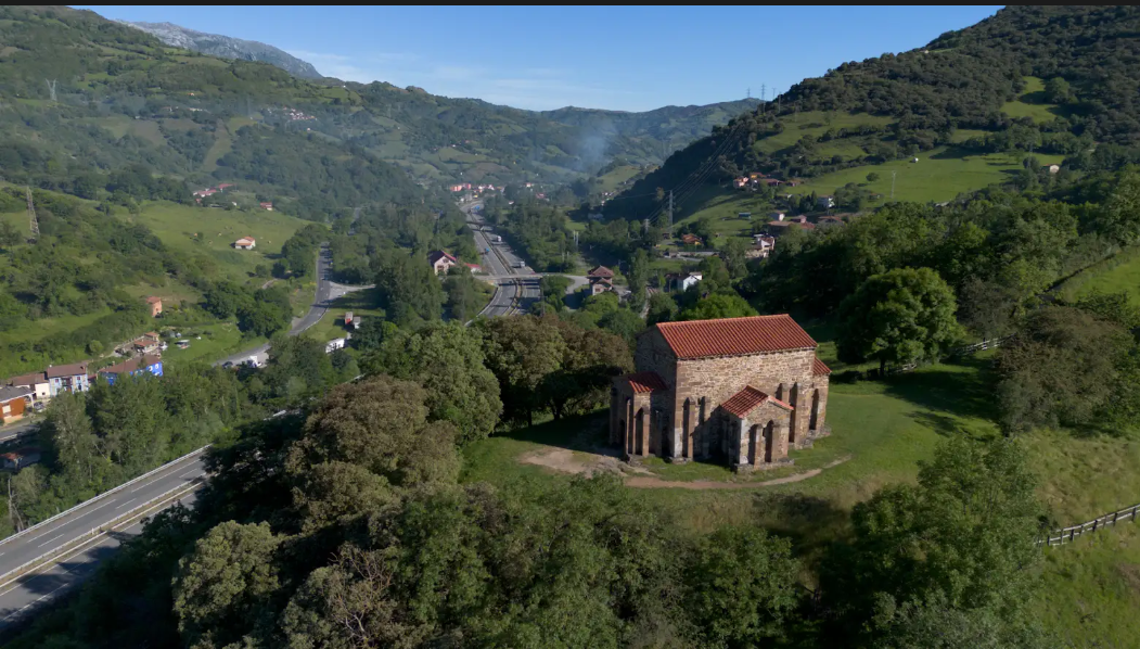 Lena: la histórica Puerta de Asturias